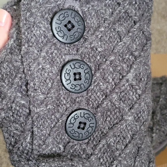 UGG Sweater Boots - Picture 7 of 7